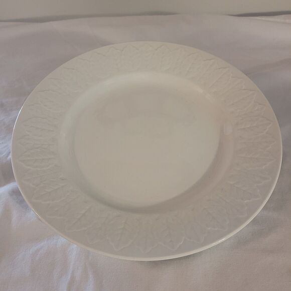 Pontesa Ironstine Spain 10" White Plate With Embossed Leaf Trim On Edge - Picture 2 of 6